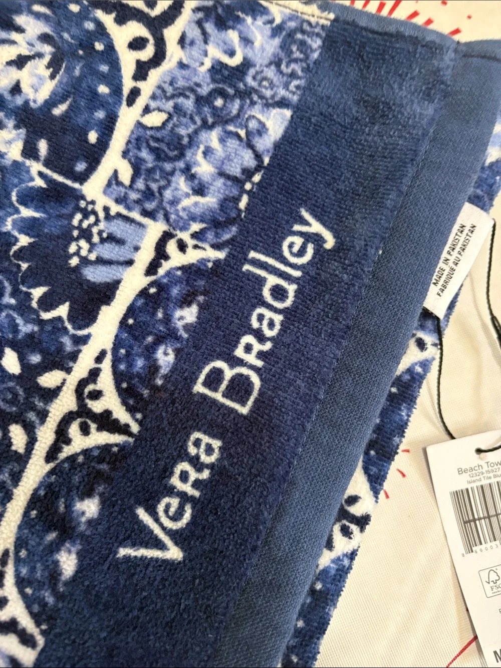 Vera Bradley Navy and White ISLAND TILE BLUE print beach towel NWT